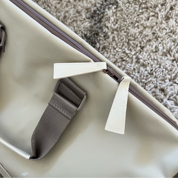 ✔️ New✔️ NIKE SUPER RARE Asia Exclusive Waterproof Bag - Picture 11 of 14